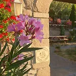 Bed & Breakfast Lo Soulenquo A Fonteilles Sur Le Gr 65 3*