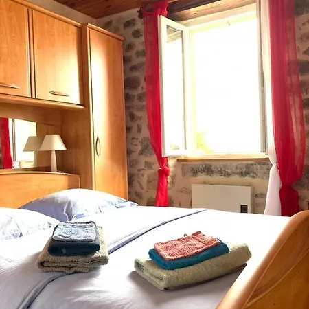 Lo Soulenquo à Fonteilles Sur Le Gr 65 Golinhac