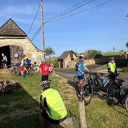 לינה וארוחת בוקר Lo Soulenquo A Fonteilles Sur Le Gr 65 Golinhac