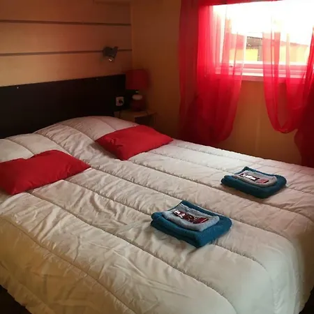 Lo Soulenquo à Fonteilles Sur Le Gr 65 Alojamento de Acomodação e Pequeno-almoço 3*