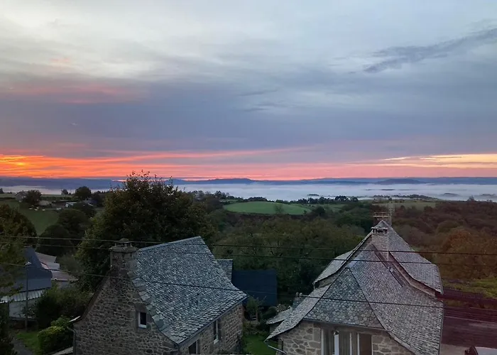 فندق مبيت وإفطار Lo Soulenquo A Fonteilles Sur Le Gr 65 Golinhac