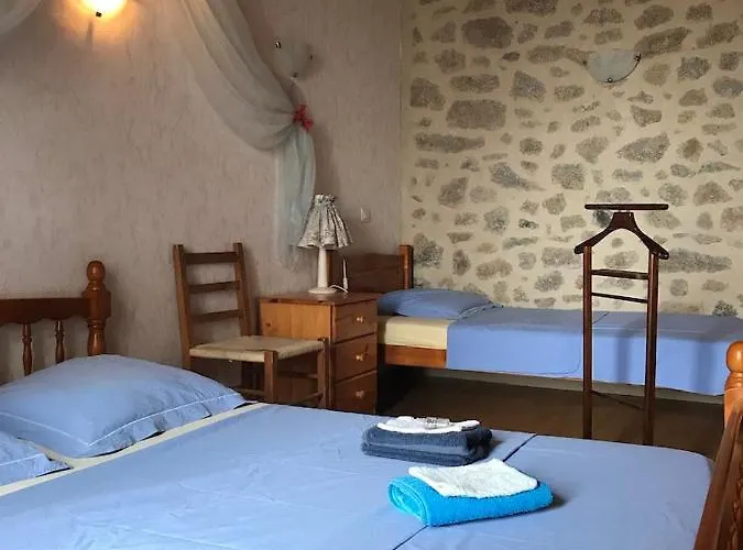 ベッド・アンド・ブレックファスト Lo Soulenquo A Fonteilles Sur Le Gr 65 Golinhac