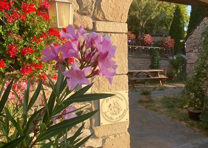 B&B Lo Soulenquo A Fonteilles Sur Le Gr 65 3*