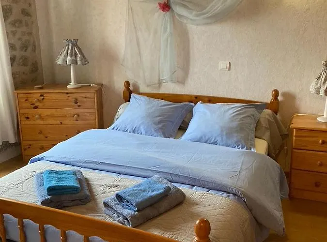 B&B Lo Soulenquo A Fonteilles Sur Le Gr 65